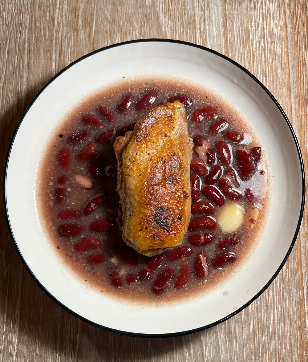 Duck magret confit with kidney beans